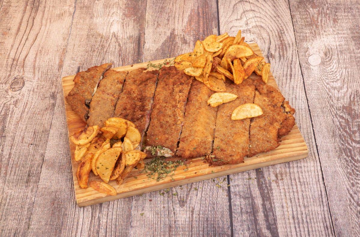 Cachopo con cecina de León y queso San Simón
