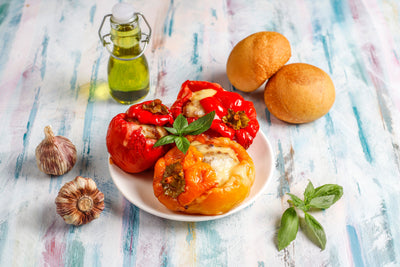 Tomates rellenos, versión fría y al horno
