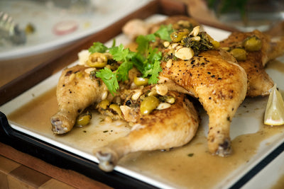 Pollo a la sidra con setas, zanahorias y especias
