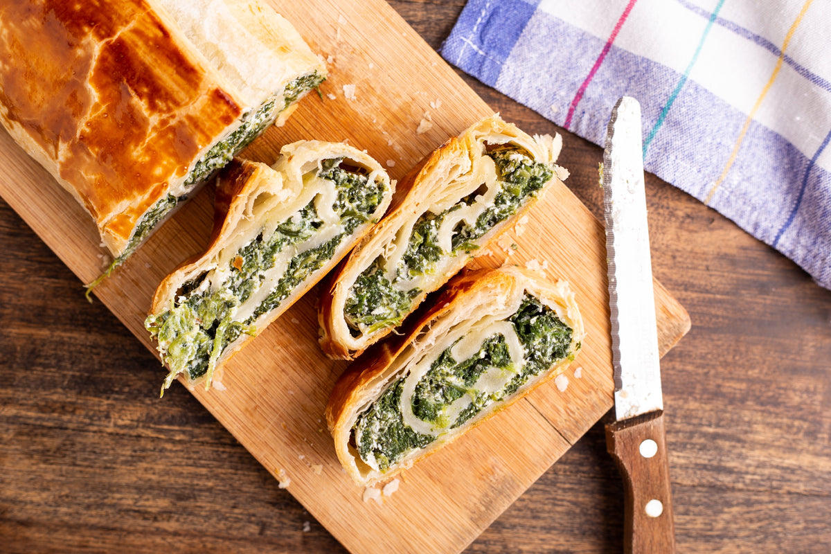 Hojaldre de espinacas, acelgas y rulo de cabra